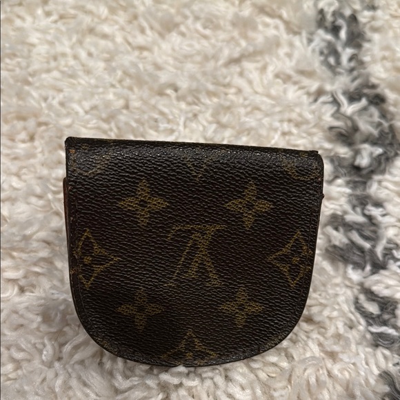 Louis Vuitton Monogram Coin Purse - Picture 5 of 7